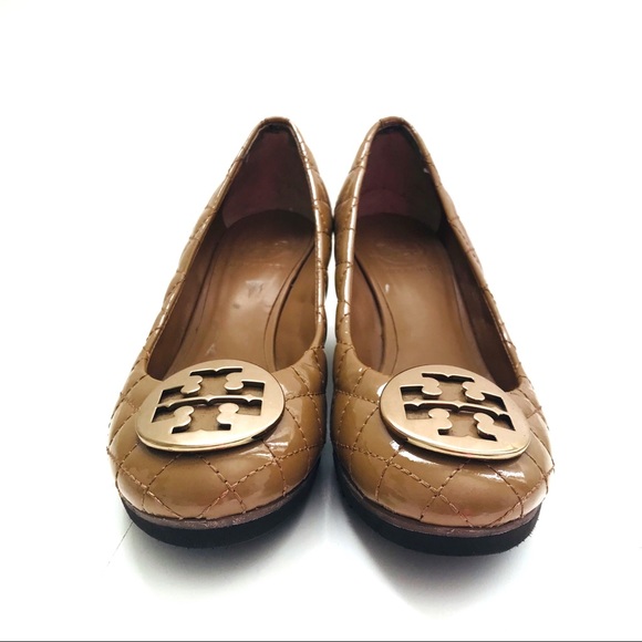TORY BURCH Natural Quinn Quilted Leather Wedge - Picture 3 of 8
